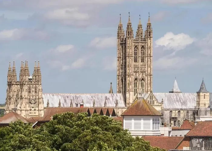 The Most Central Apartment In Canterbury Stunning Interiors, Fully Equipped, City Views And Free Wifi!