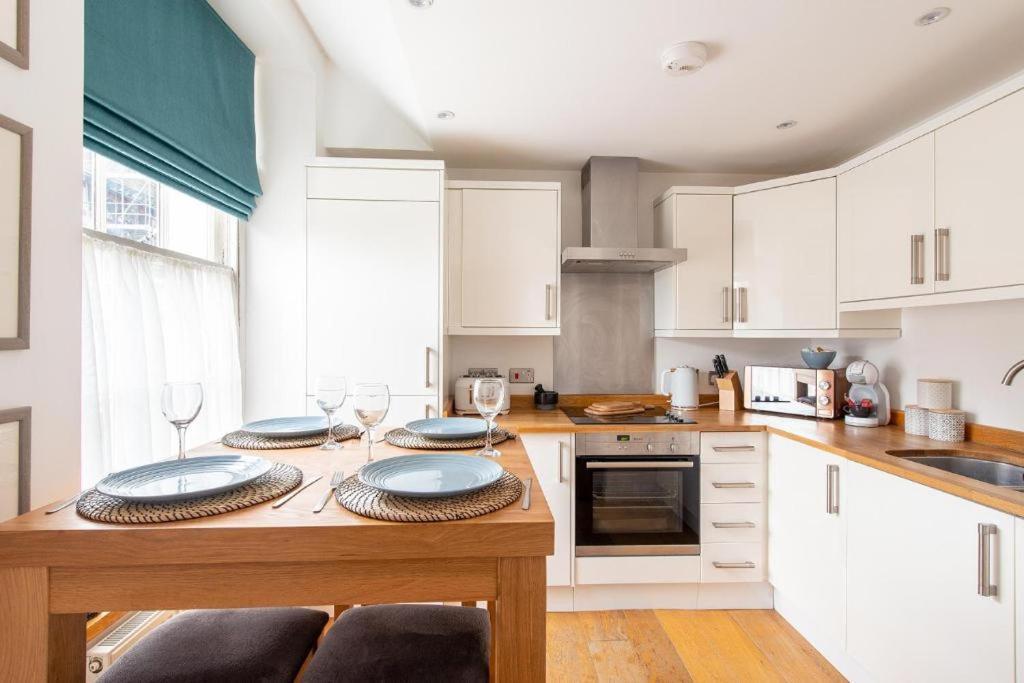 The In Stunning Interiors, Fully Equipped, Views And Free Wifi! Appartement